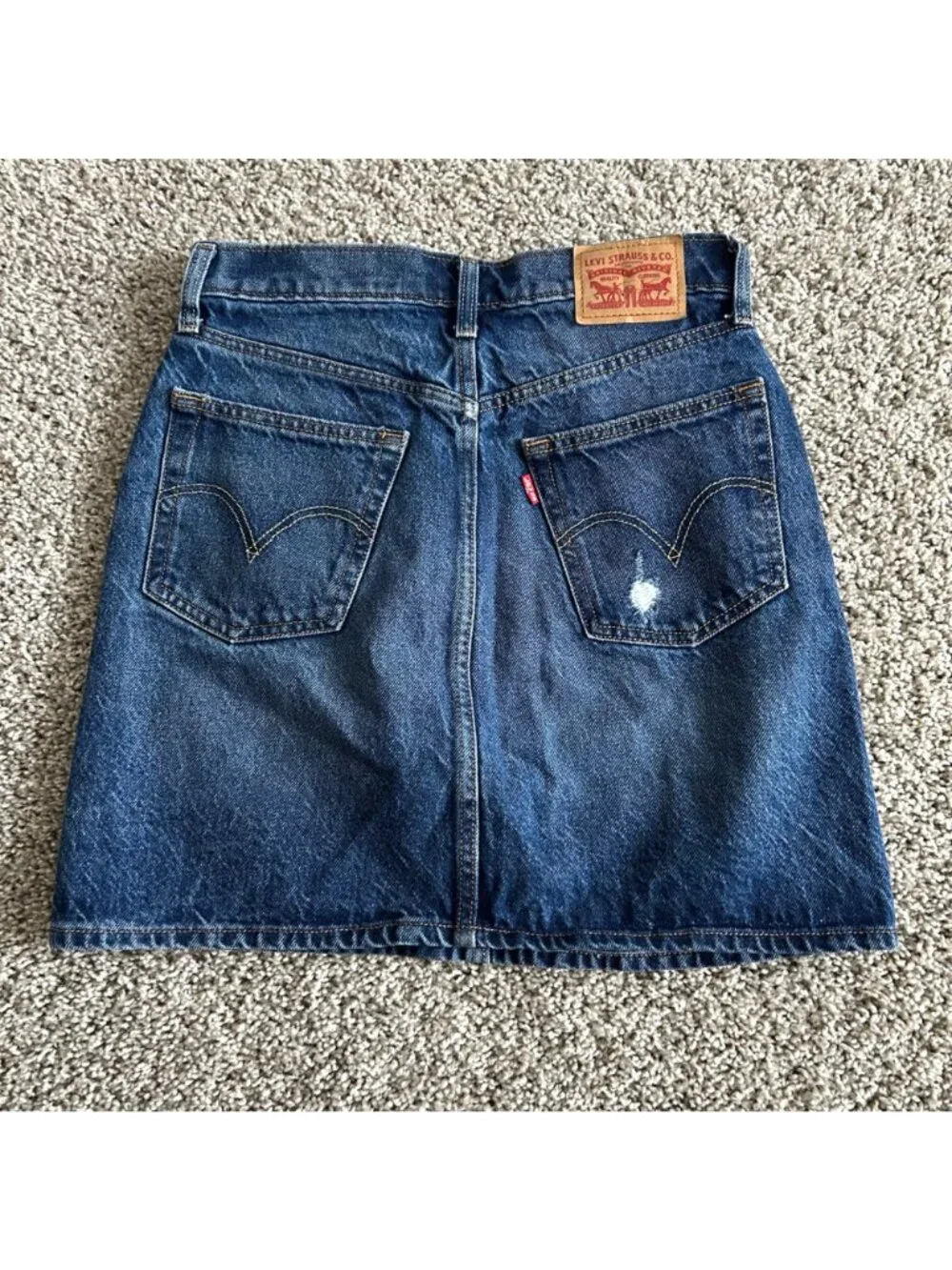 Levis Women's Sz 26 Distressed Denim Skirt High-Waisted Casual Blue Jeans - Picture 2 of 7